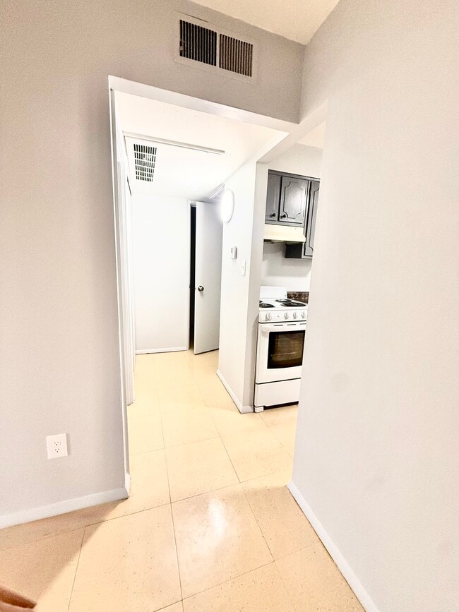 Photo - 2971 Four Towers Dr Unit 5