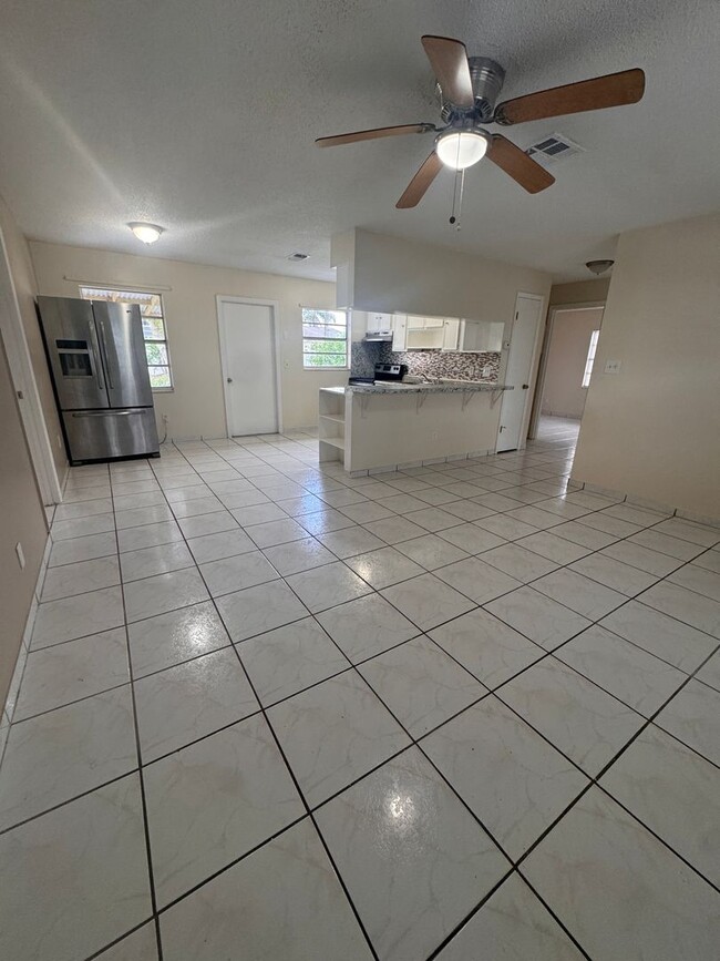 Photo - BUENAVENTURA LAKES - 2 BEDROOM, 2 BATHROOM HOUSE