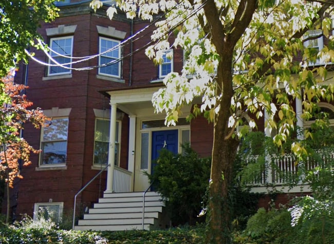 Exterior- Front - 15 Colbourne Cres Unit 15 Colbourne Crescent #3, Brookline MA 02445