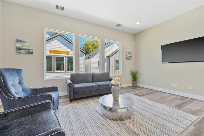 Photo - 2504 W Tidwell Rd
