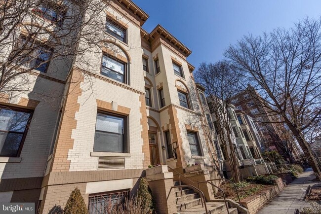 Photo - 1843 Mintwood Pl NW Unit 205