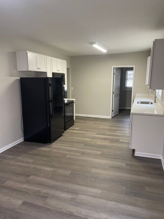 Photo - 816 Efird St