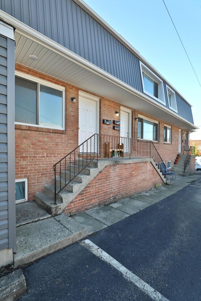 Photo - 3318 N High St Unit 3314