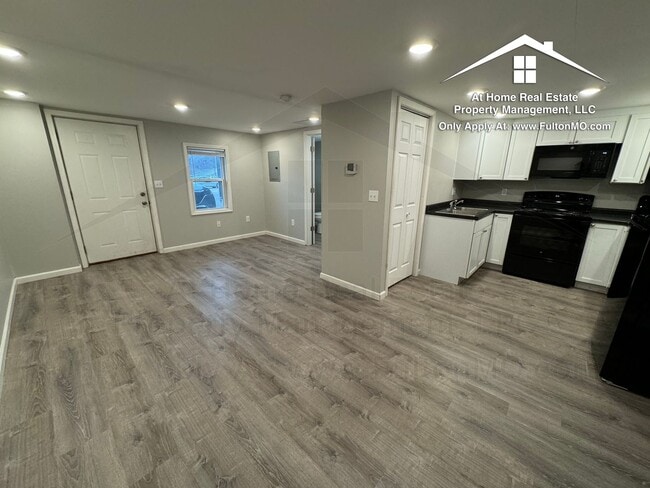 Building Photo - 103 E 3rd St Unit 103 East 3rd Street