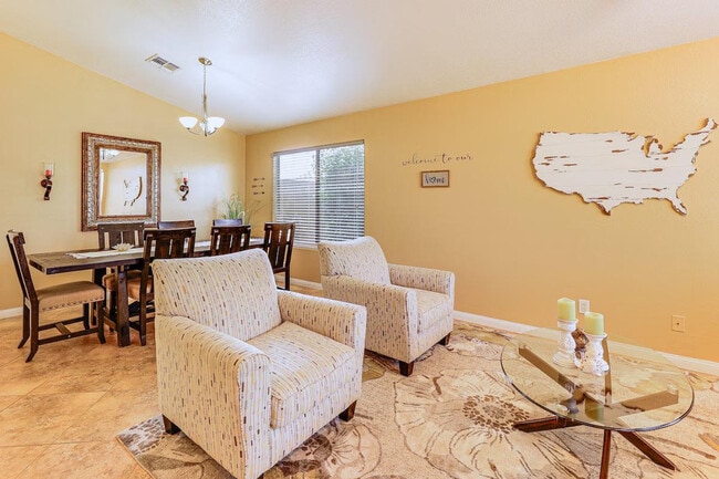 Photo - 43854 W Cahill Dr Unidad ID1385912P