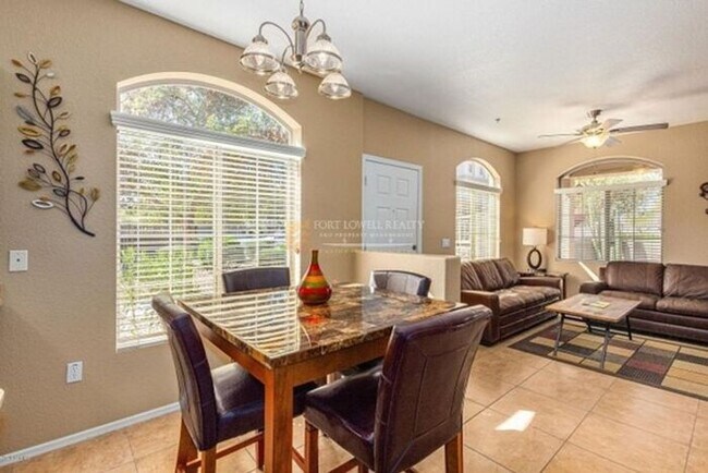 Photo - 458 N 168th Ln