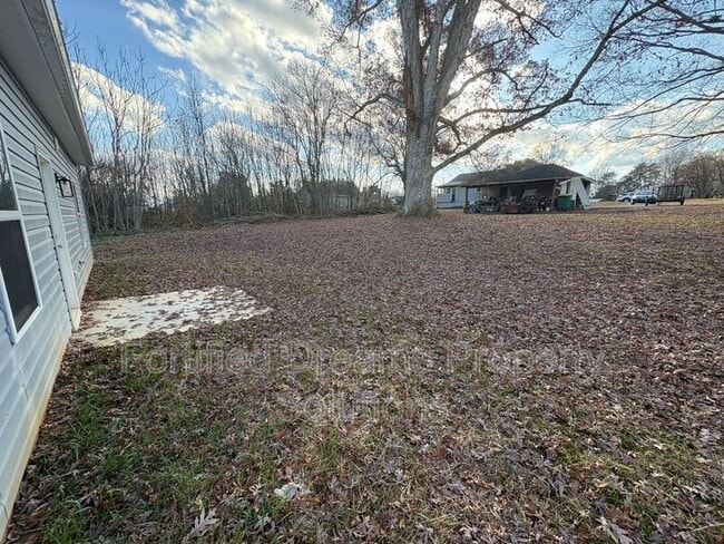 Photo - 3145 Chapel St