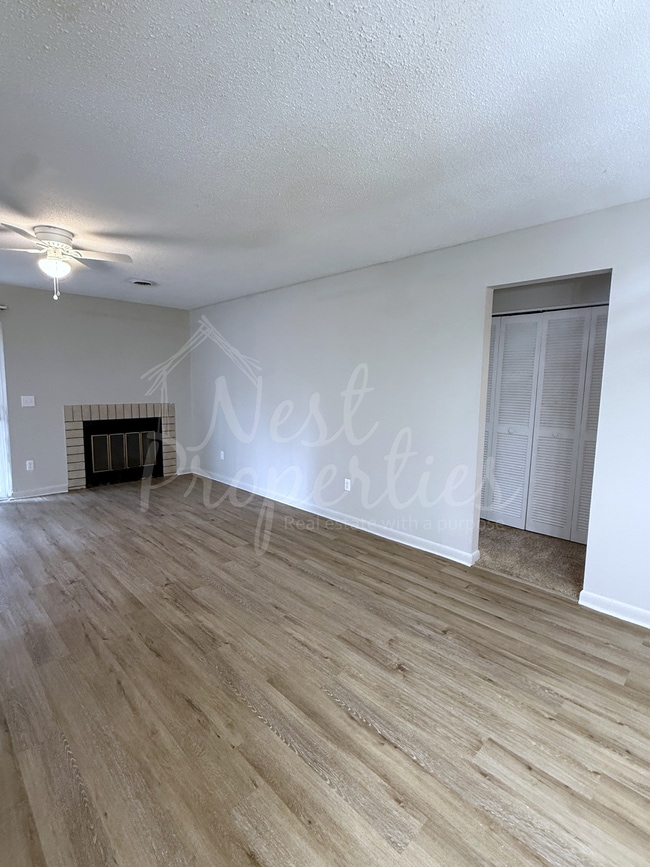 Photo - 1211 Metze Rd