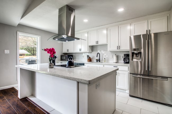 Photo - 831 Loganwood Ave