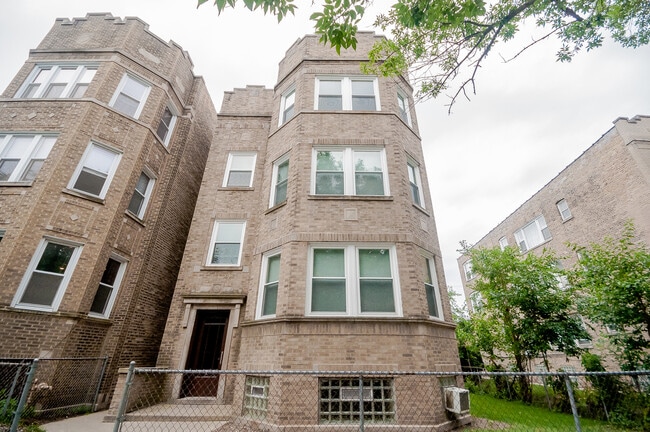 Building Photo - 2433 W Fargo Ave Unit 3
