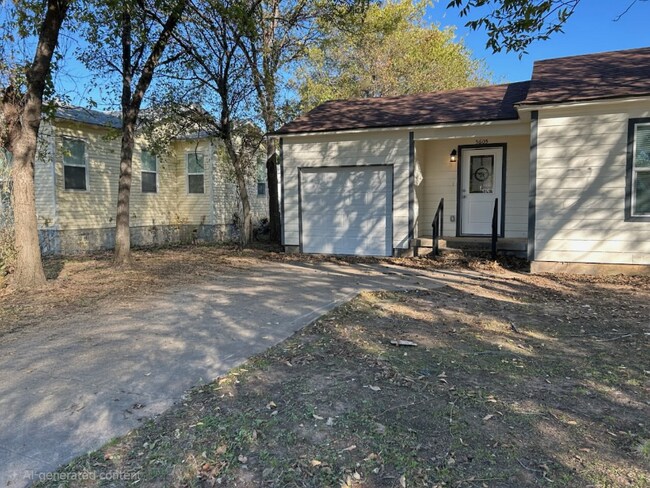 Photo - 5605 Hiett Ct