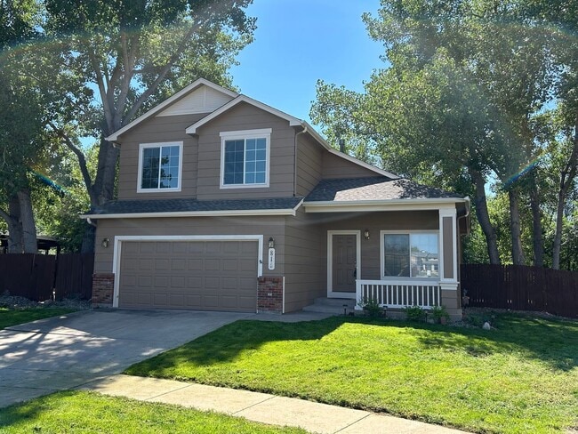4 bed 3.5 bath with 2 car garage - Availab... - 4 bed 3.5 bath with 2 car garage - Availab... House