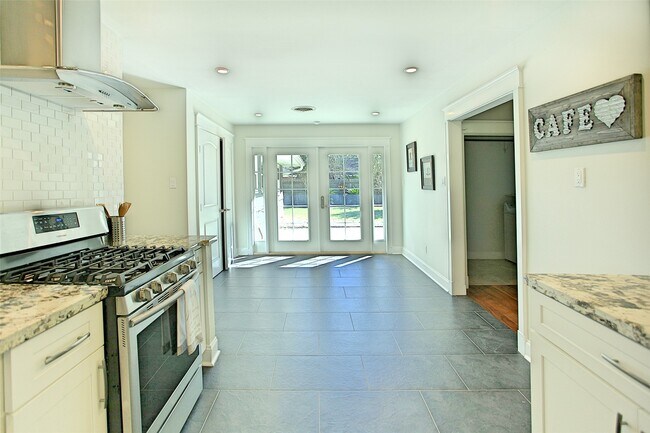 Photo - 6123 Reamer St