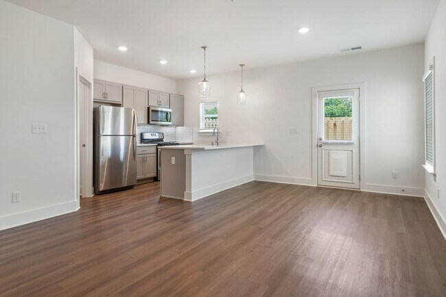 Photo - Luxury Living: Spacious 3-Bedroom Retreat with Modern Amenities