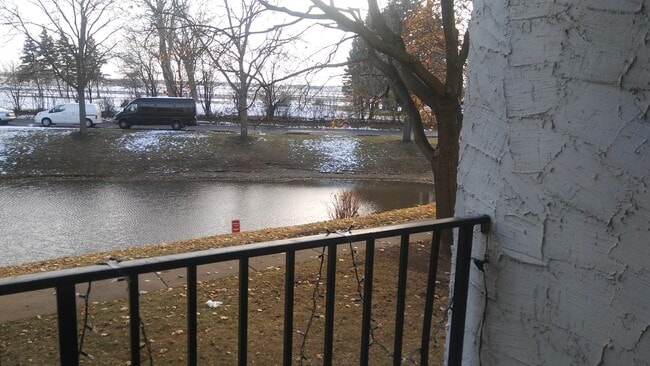 Building Photo - 450 Plum Creek Dr Unit 108