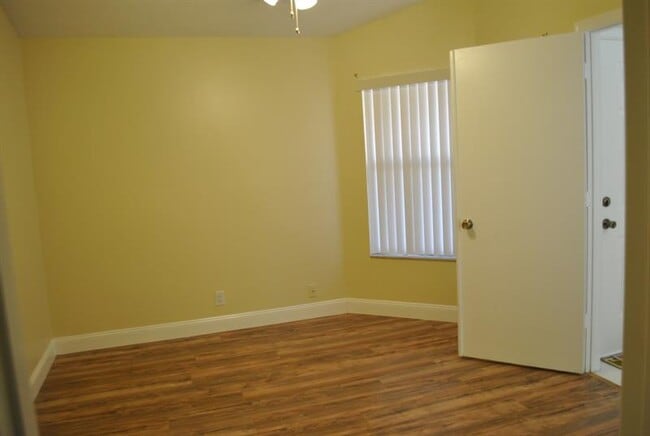 Photo - 3687 Collinwood Ln