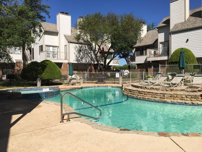 Photo - 3117 Sondra Dr Unit D108