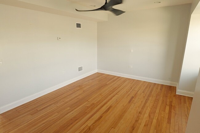 Photo - 11031 S Pulaski Rd