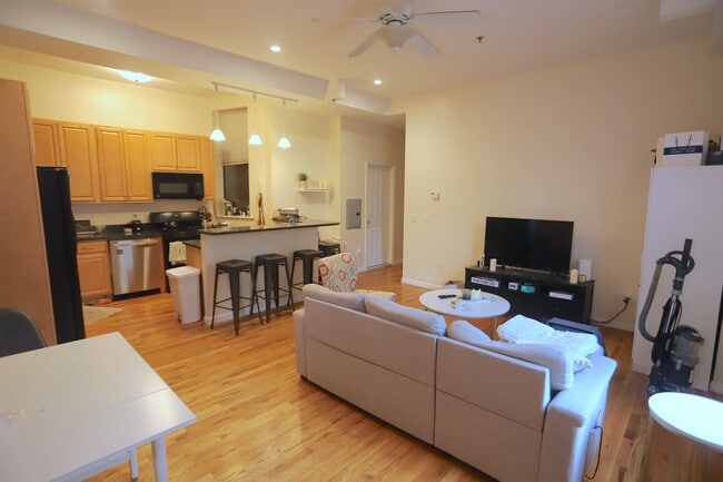 Photo - 105 11th St Unit 2F