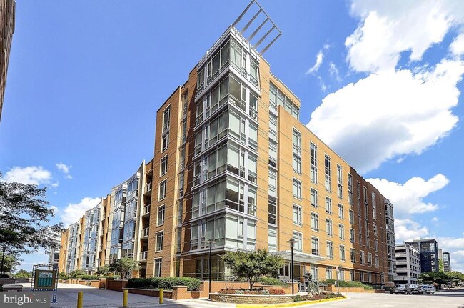 Building Photo - 12025 New Dominion Pkwy Unit G102 Rental