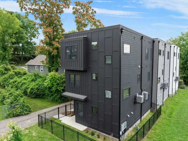 Photo - 1258a 1st Ave S