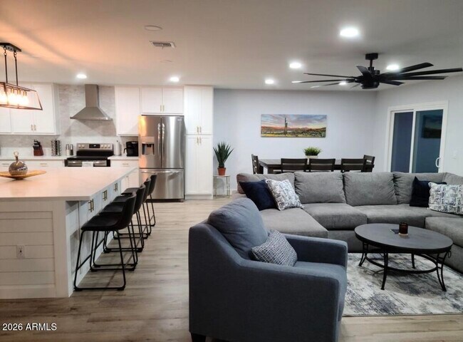 Photo - 936 E Hermosa Dr