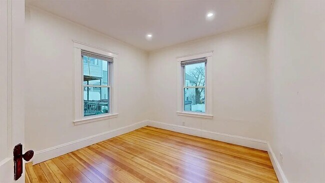 Photo - 147 Langdon Ave