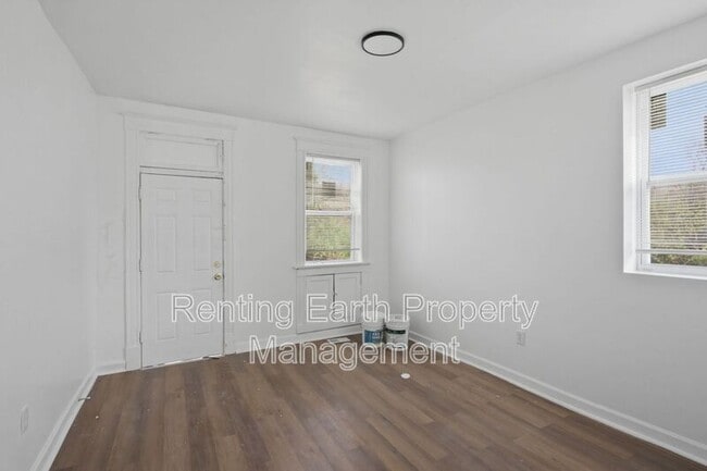 Photo - 3127 Clay Ave