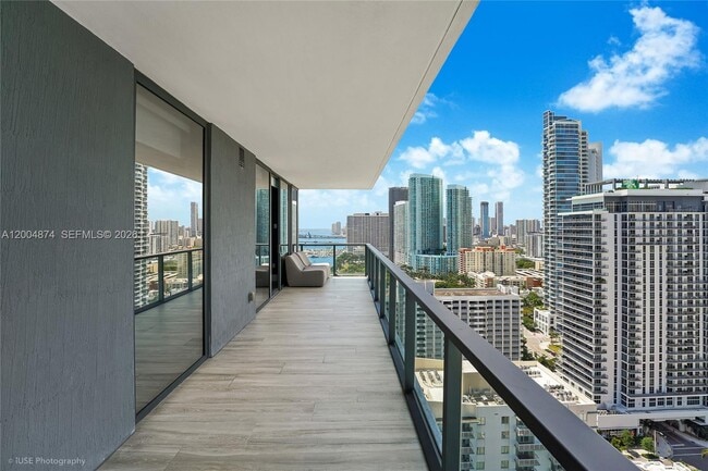 Building Photo - 788 NE 23rd St Unit 2401