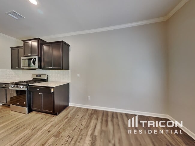 Photo - 4827 Golden Finch Ln