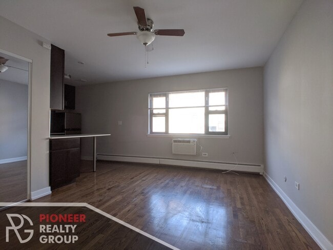 Photo - 524 W Oakdale Ave