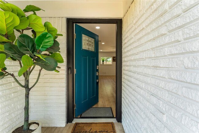 1211 Sahara Ave