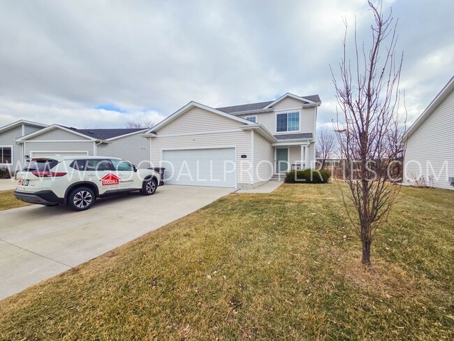 Building Photo - Beautiful Two-Story Home in the SE Polk School District – Available Now!