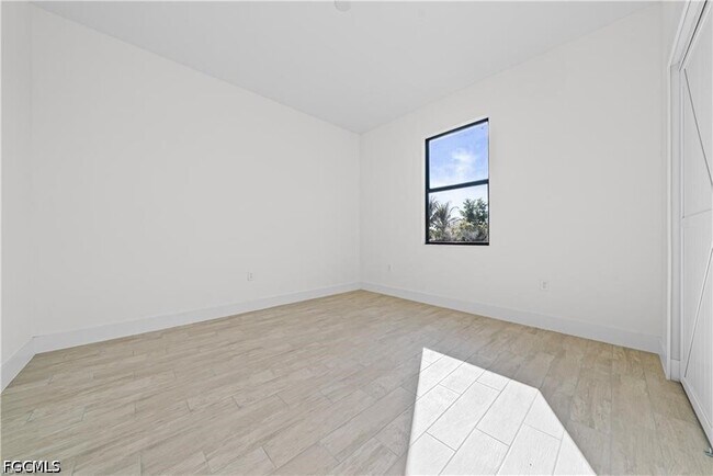 Photo - 2222 Kenneth Ave S
