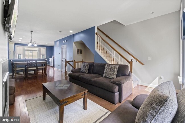 Photo - 2509 S Kenmore Ct