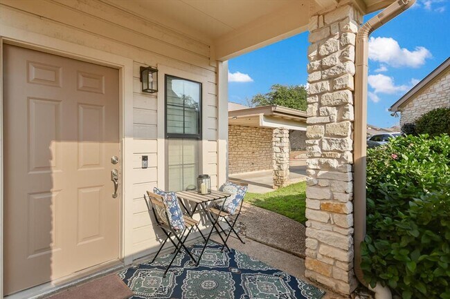 Photo - 2201 Lakeway Blvd