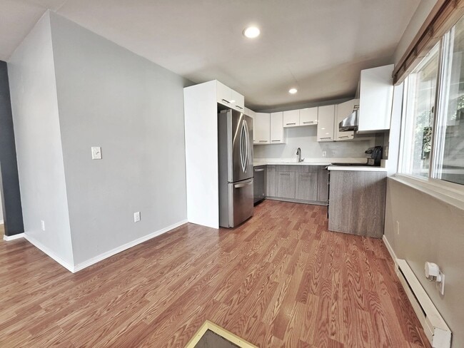 1108 Bellevue Way SE