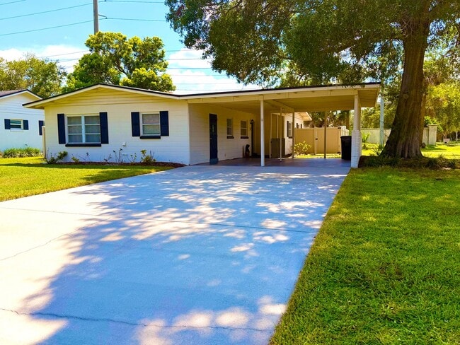 Photo - Modern Updated 3/2 in Winter Park Estates