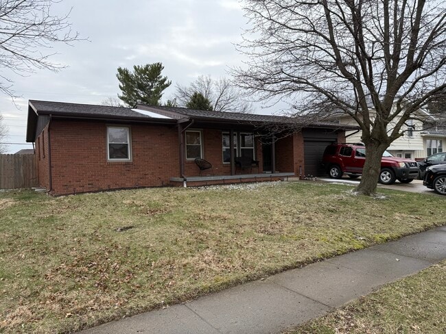 Building Photo - 2225 Yount St