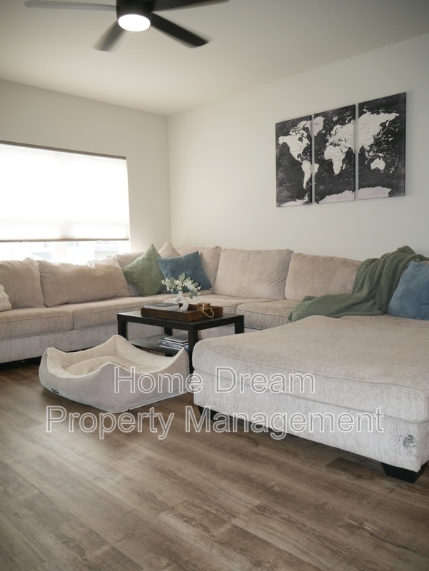 Photo - 2517 Drake Ln