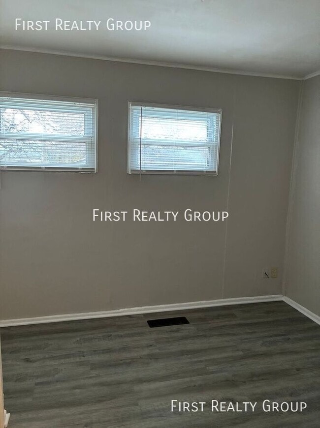 Photo - 4572 Gardendale Ave