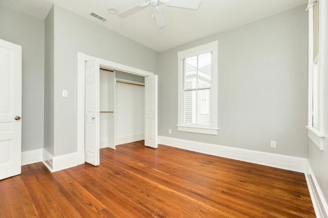 Building Photo - 406 17th St