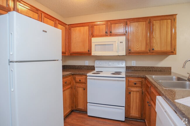 2BR, 1.5BA - 885SF - B1