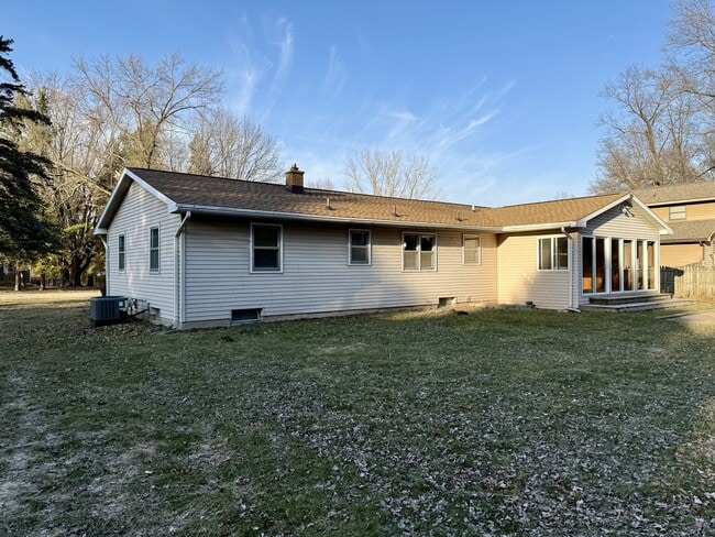 Photo - 9096 68th St SE