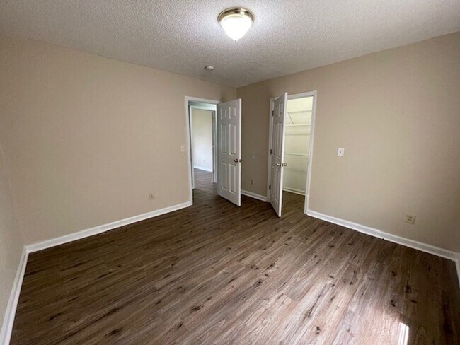 Photo - READY TO MOVE IN! 3 BEDS/2 BATHS!