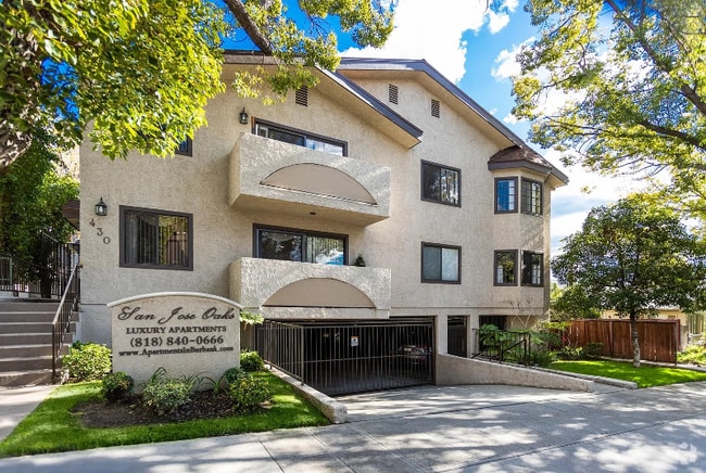 Building Photo - 430 E San Jose Ave Rental