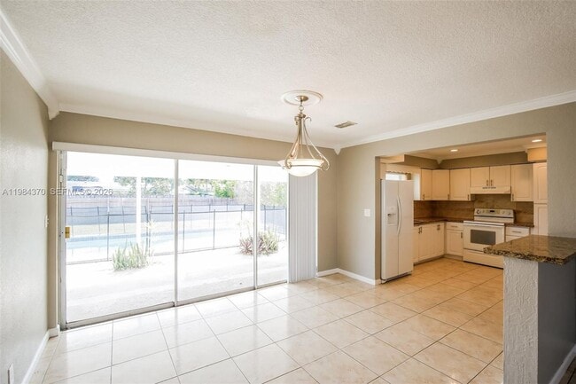 Photo - 4314 Taft St