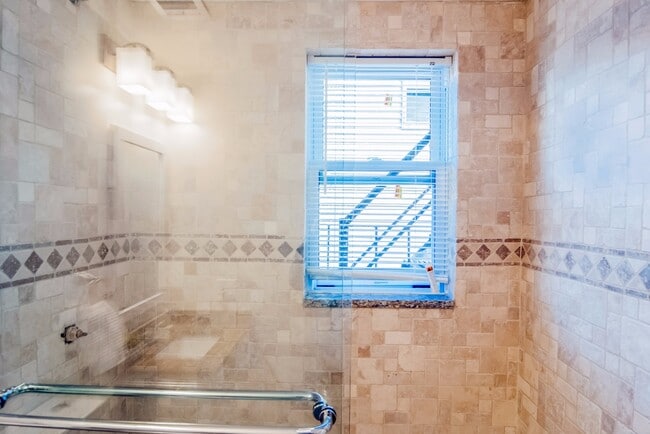 Photo - 108 Maverick St Unit 1