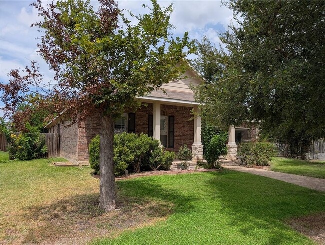 Building Photo - 370 Spring Dr Rental