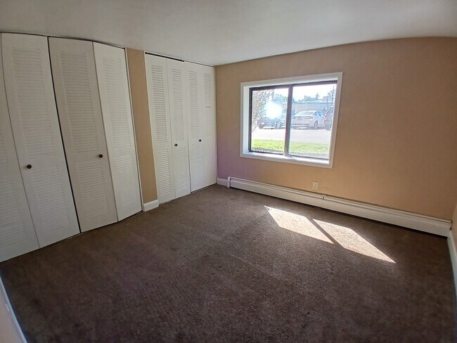 Photo - Marine Memorial Apartments